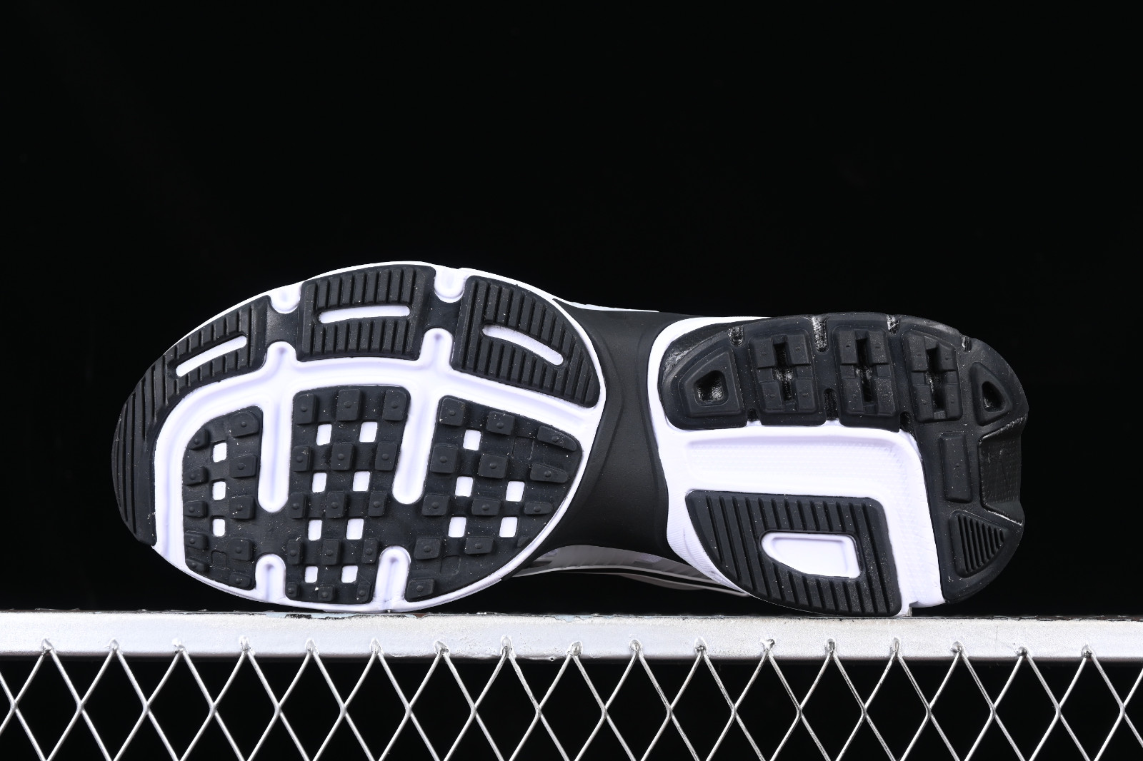 کتونی نایک کشلون سایز 38 تا 45 مستر کوالیتی ویتنام   Nike Wmns V2K Run