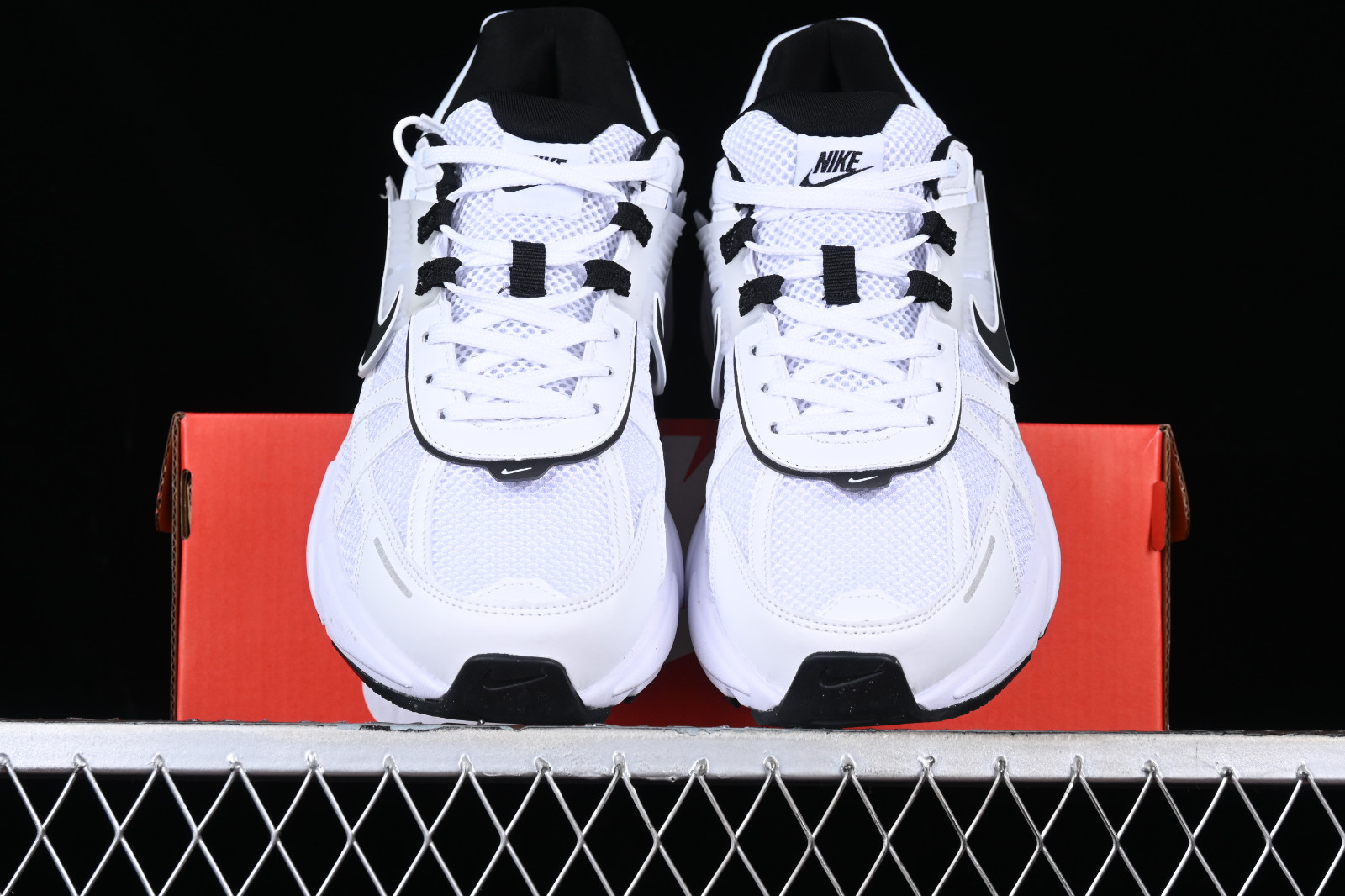 کتونی نایک کشلون سایز 38 تا 45 مستر کوالیتی ویتنام   Nike Wmns V2K Run